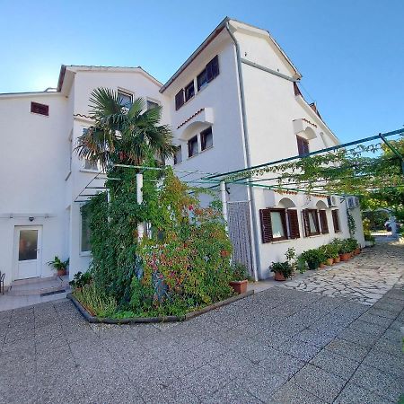 Apartments Fam Tomasic Baska  Exterior photo